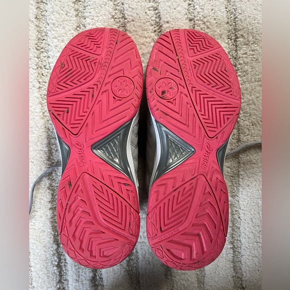 ASICS Women's Tennis Shoes LIKE NEW - Picture 4 of 7
